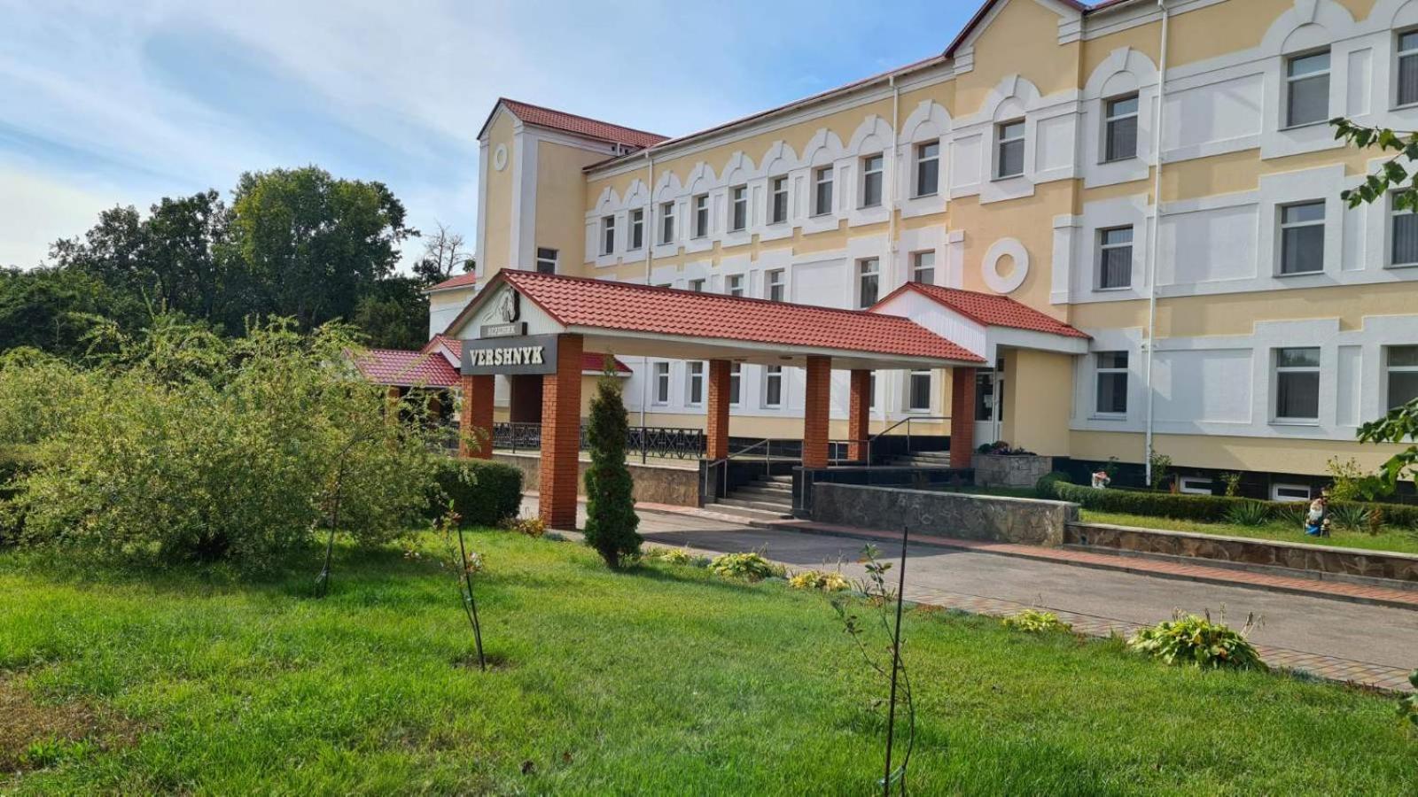 Vershnyk Čerkasy Esterno foto