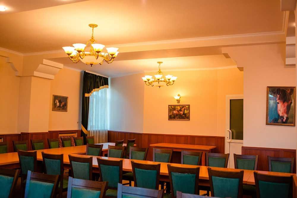 Vershnyk Čerkasy Esterno foto